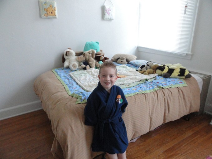 Lewis' new bed...he outgrew his old one...just in time for sissy to move in :-)